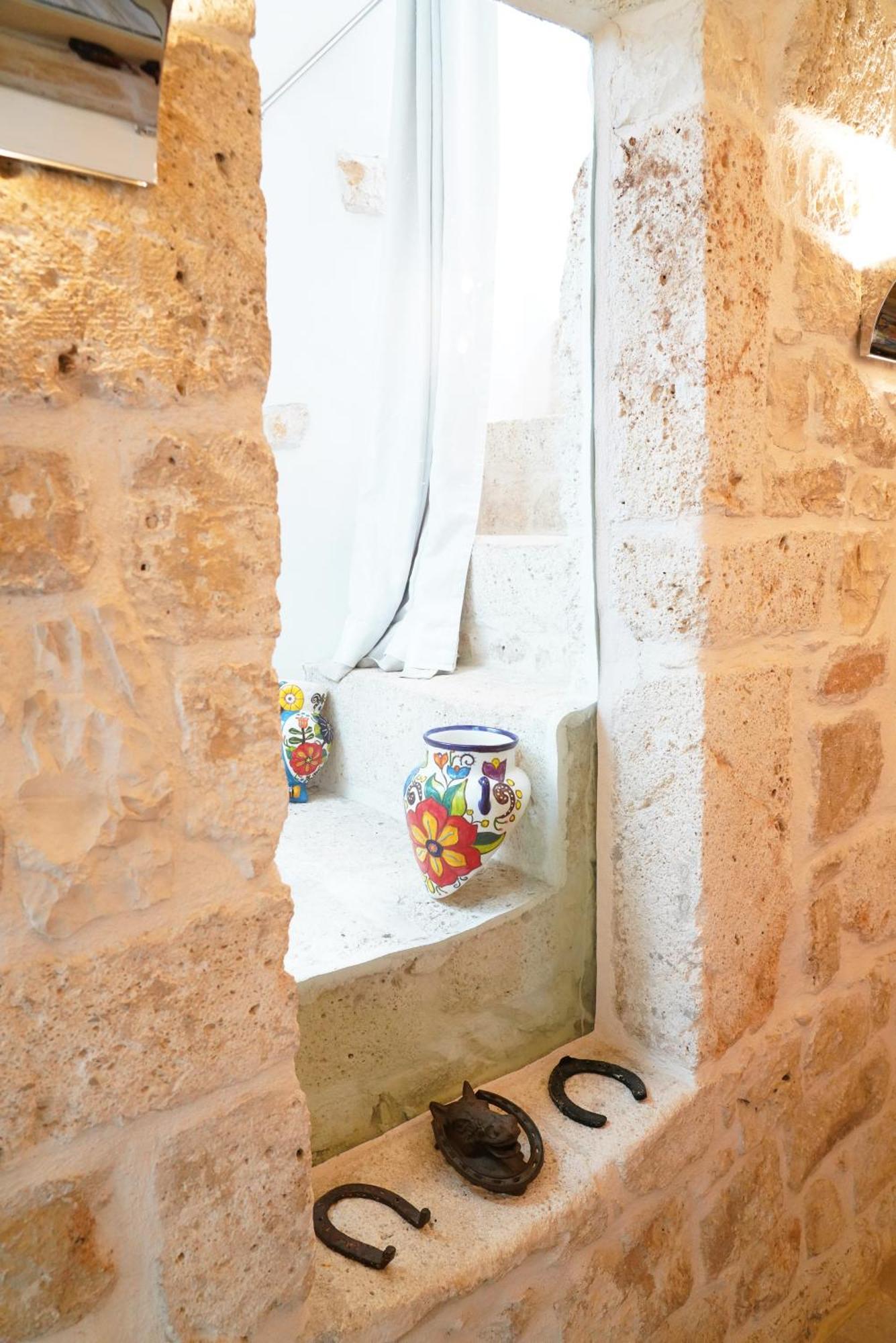 Dimora Lo Scrigno - Una Perla Nel Cuore Di Ostuni Exterior foto