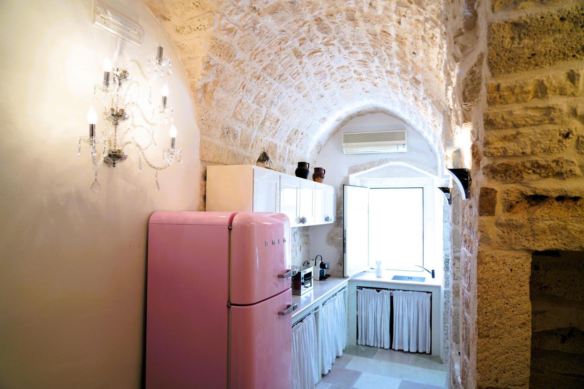 Dimora Lo Scrigno - Una Perla Nel Cuore Di Ostuni Exterior foto